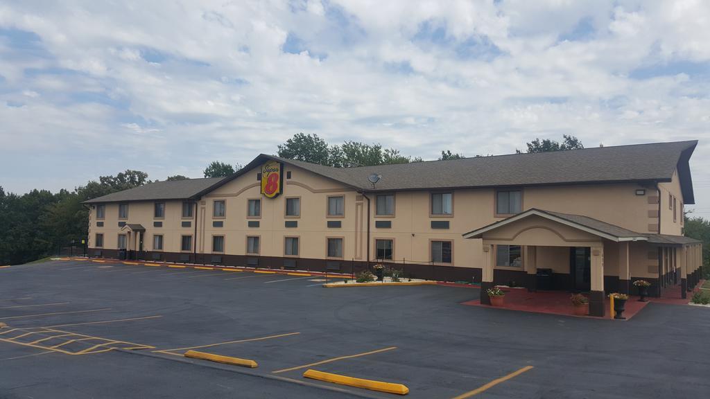 Super 8 by Wyndham Warrensburg Motel Eksteriør billede